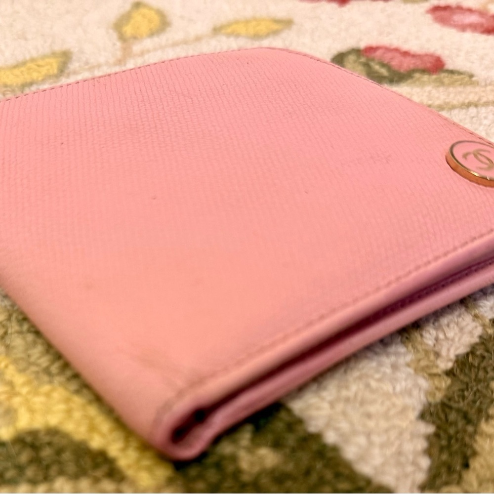 CHANEL Vintage Calfskin Bifold Compact Wallet - Pink - Picture 6 of 16